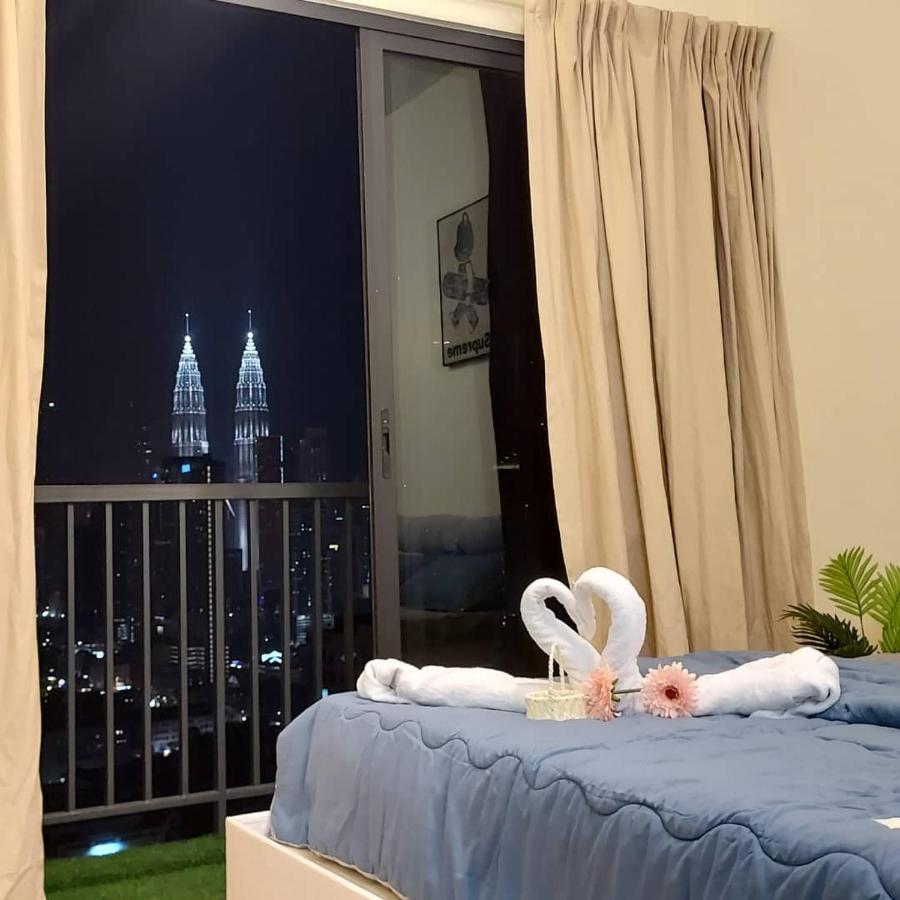 Klcc View With Balcony Chambers Suites Kl Kuala Lumpur Luaran gambar